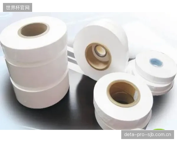 新一代智能温控涂覆技术将温度波动控制在±1°C以内，严守高密度聚乙烯板底不受热损伤的安全阈值